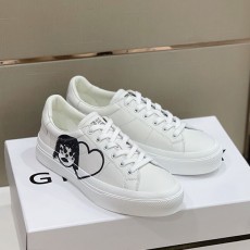 지방시 GIVENCHY 남성 어반 스니커즈 GV0673