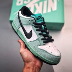 나이키 NIKE 덩크로우 819674-301 NK0593