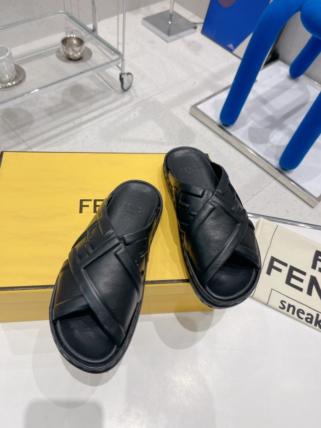 펜디 FENDI 여성 플랫 샌들 F159