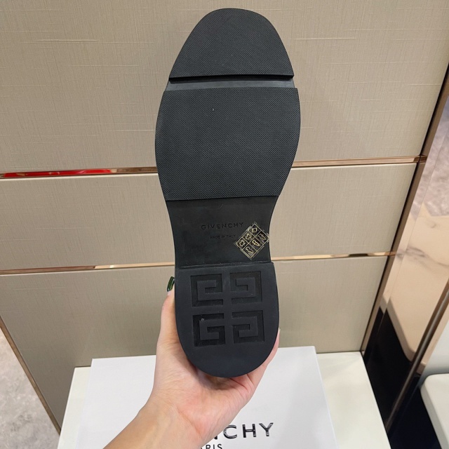 지방시 GIVENCHY 남성 더비 슈즈 GV0682