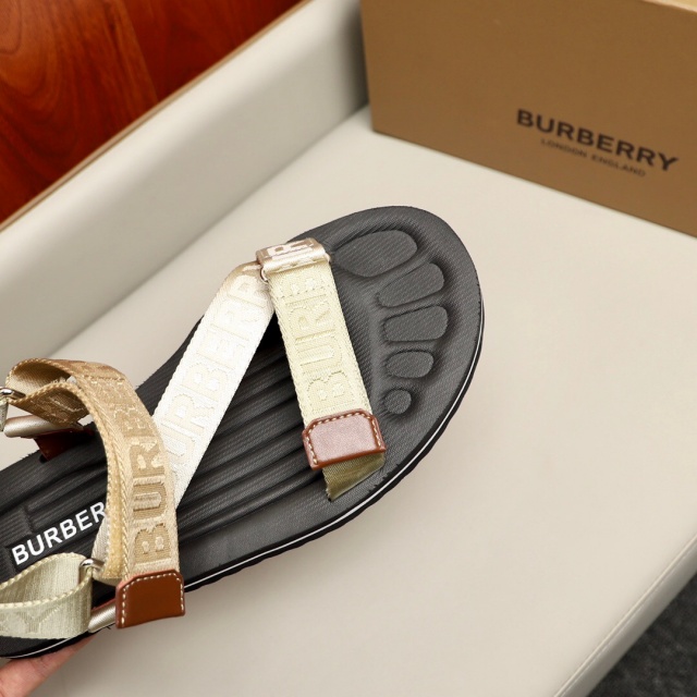 버버리 BURBERRY 남성 샌들  BB343