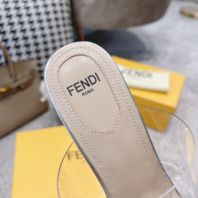 펜디 FENDI 여성 웨지힐 샌들 F170