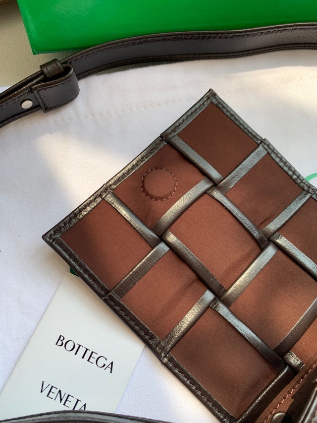 보테가 BOTTEGA VENETA 베네타 미니 카세트백 667048 BO0816