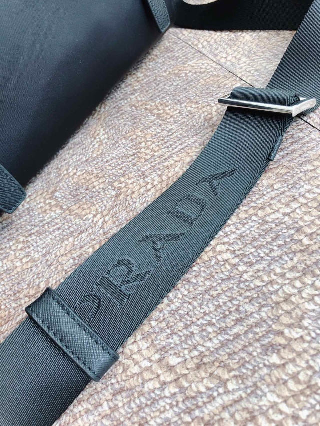 프라다 PRADA 삼각 로고 포코노 나일론 버클 메신저백 1BD671 PD0802