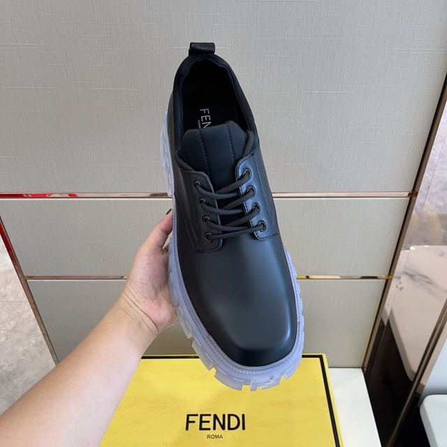 펜디 FENDI 남성 메쉬 러닝 스니커즈 F165