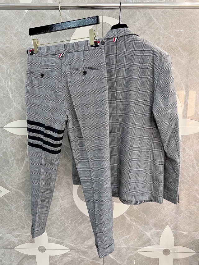 톰브라운 THOMBROWNE 남성 9부 팬츠  T4279