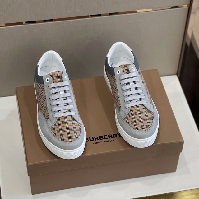 버버리 BURBERRY 남성 스니커즈  BB346