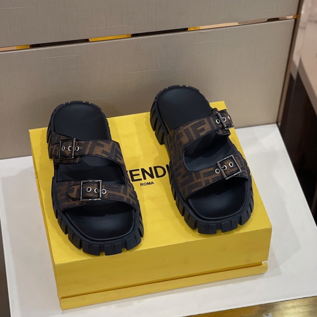 펜디 FENDI 남성 슬라이드 슬리퍼  F174