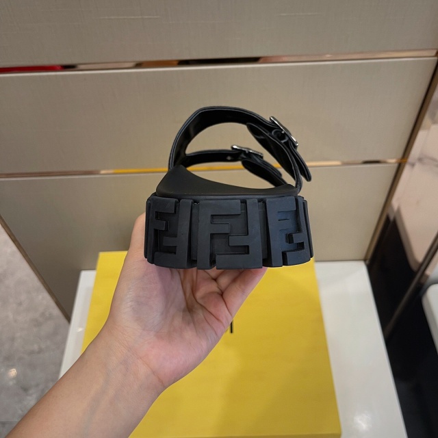 펜디 FENDI 남성 슬라이드 슬리퍼  F174