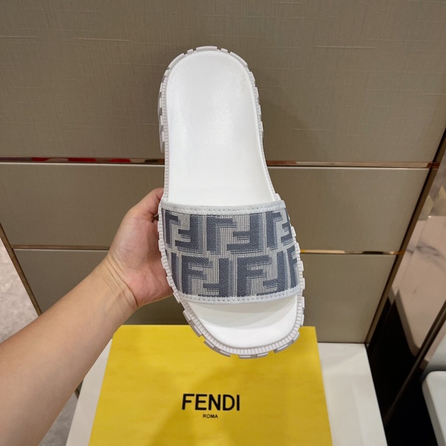 펜디 FENDI 남성 슬라이드 슬리퍼 F177