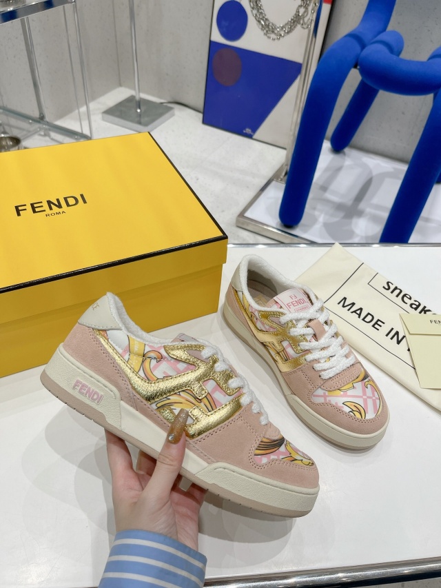 펜디 FENDI 남여공용  매치 스니커즈 F178