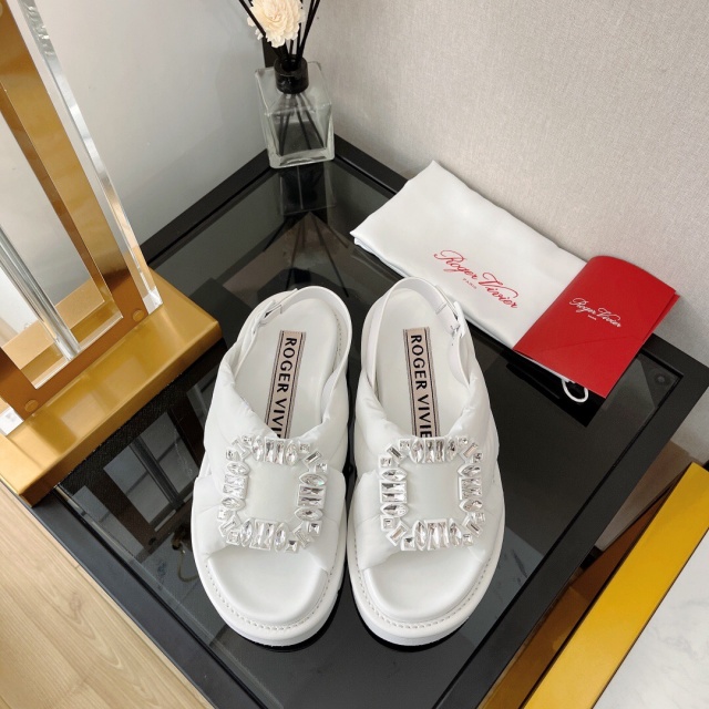 로저비비에 ROGER VIVIER 여성 샌들  RV140