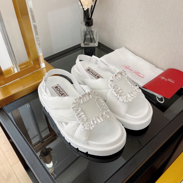 로저비비에 ROGER VIVIER 여성 샌들  RV140