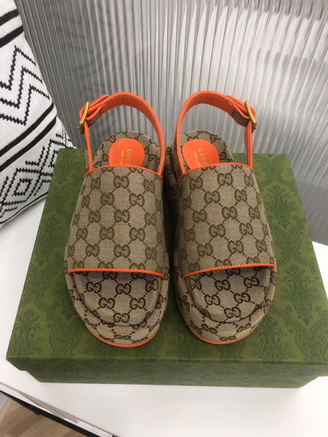 구찌 GUCCI 남여공용 슬라이드 샌들 G3012