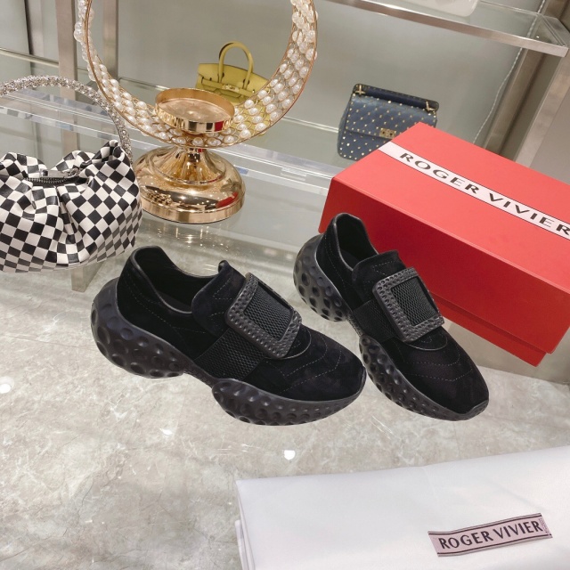 로저비비에 ROGER VIVIER 여성 버클 스니커즈 RV146