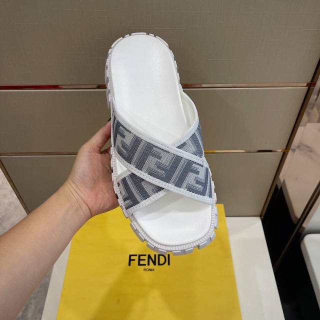 펜디 FENDI 남성 슬라이드 슬리퍼 F186