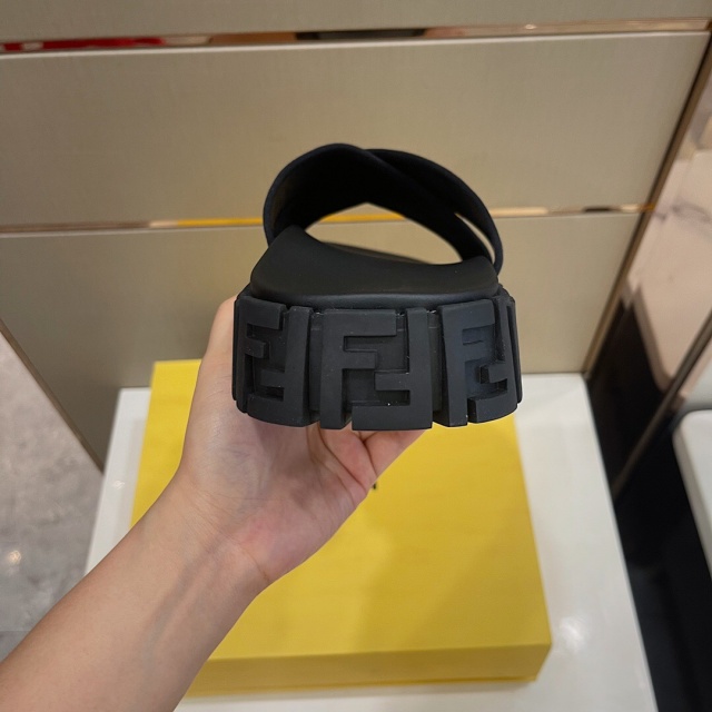 펜디 FENDI 남성 슬라이드 슬리퍼 F187