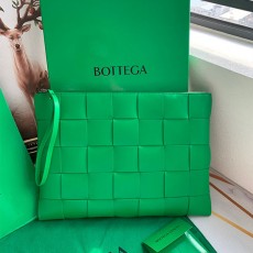 보테가 BOTTEGA VENETA 인트레치아토 클러치백 649616 BO0821