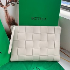 보테가 BOTTEGA VENETA 인트레치아토 클러치백 649616 BO0823