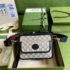 구찌 GUCCI 인터로킹 G 메신저백 674164 GU02147