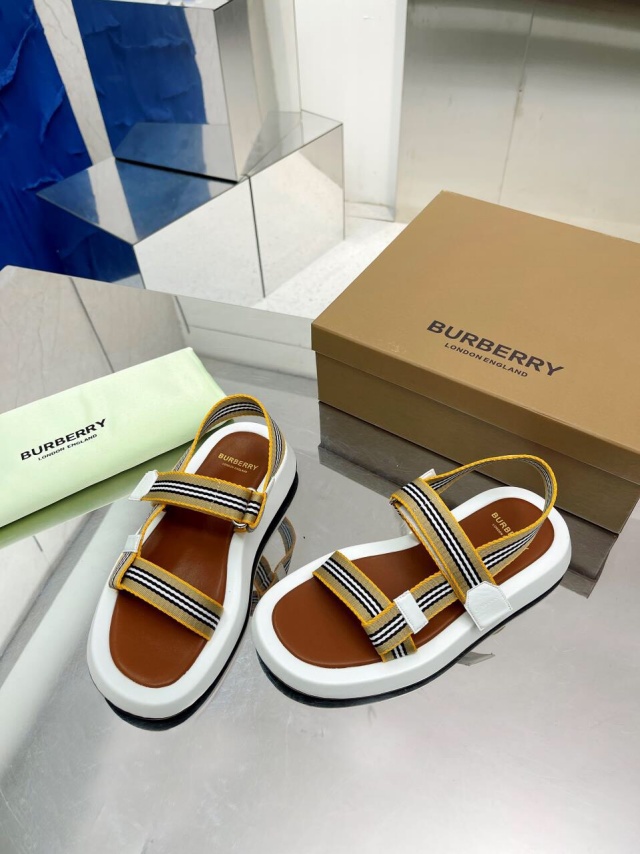 버버리 BURBERRY 여성 스트랩 샌들 BB366