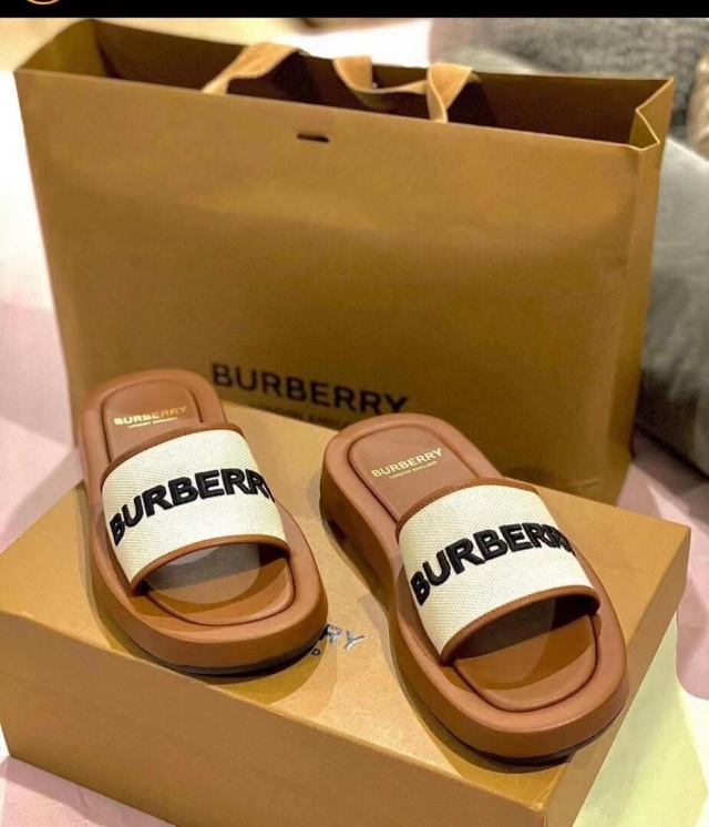 버버리 BURBERRY 여성 슬라이드 슬리퍼  BB371