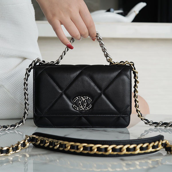 샤넬 CHANEL 램스킨 WOC 체인 숄더백 C2342