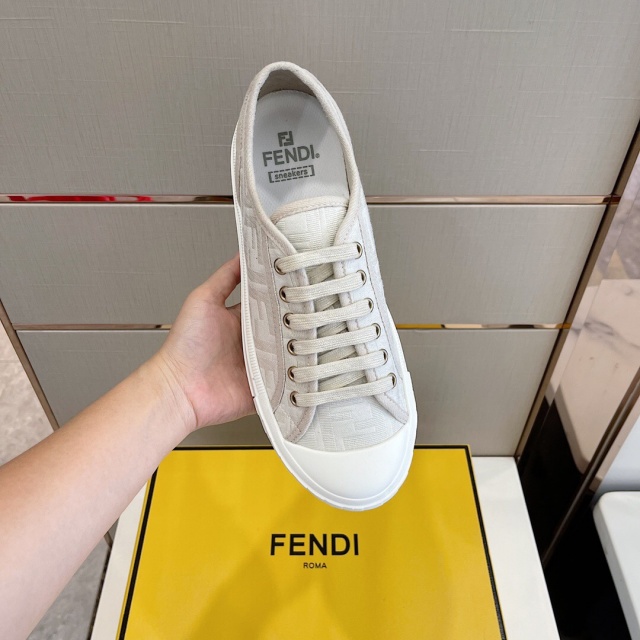 펜디 FENDI 남성 스니커즈 F205