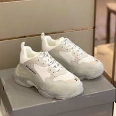 발렌시아가 Balenciaga 남여커플 트리플S 스니커즈 BG0235