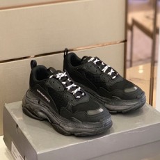 발렌시아가 Balenciaga 남여커플 트리플S 스니커즈 BG0236