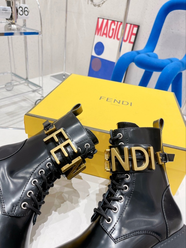 펜디 FENDI 여성 앵클 부츠 F219