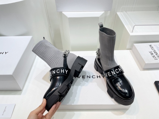 지방시 GIVENCHY 여성 앵클 부츠 GV0719