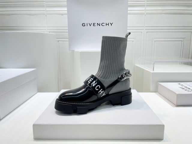 지방시 GIVENCHY 여성 앵클 부츠 GV0719