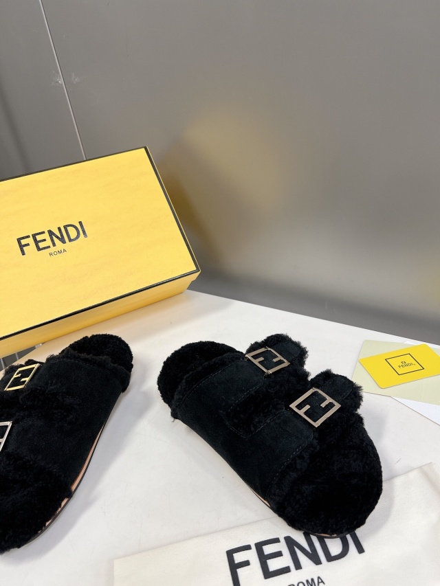 펜디 FENDI 여성 퍼 슬리퍼 F227