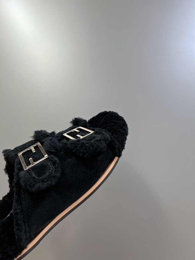 펜디 FENDI 여성 퍼 슬리퍼 F227