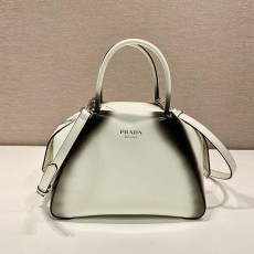 프라다 PRADA 스몰 브러시드 가죽 토트백 1BA366 PD0847