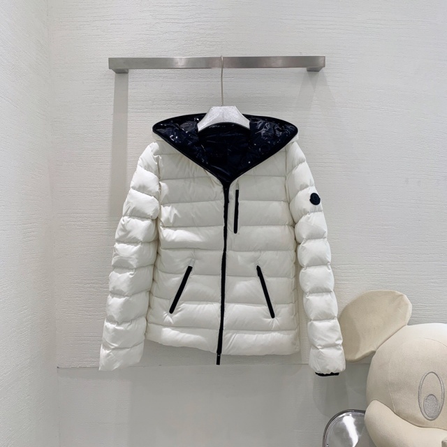 몽클레어 Moncler 여성 패딩 M02422