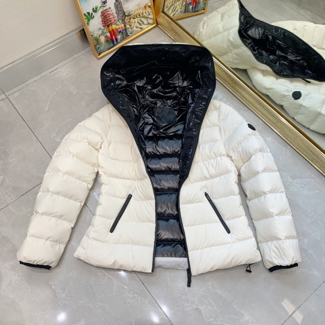 몽클레어 Moncler 여성 패딩 M02422