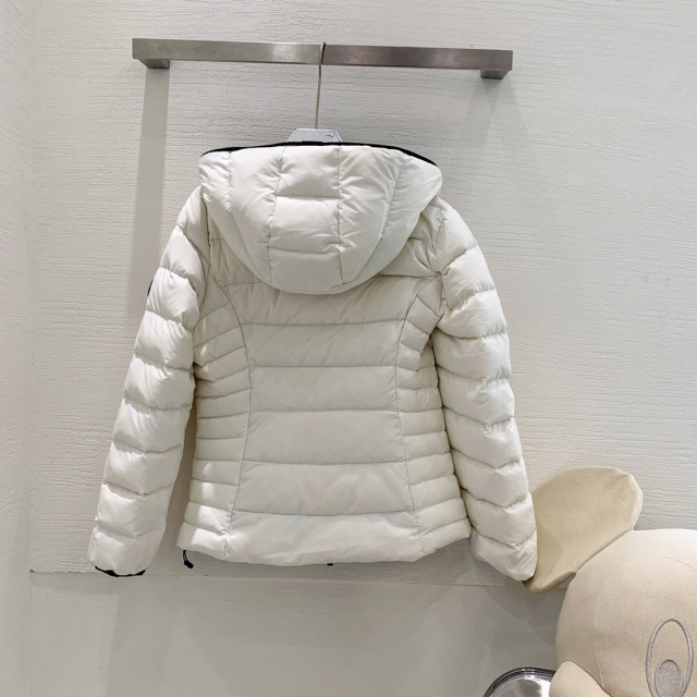 몽클레어 Moncler 여성 패딩 M02422