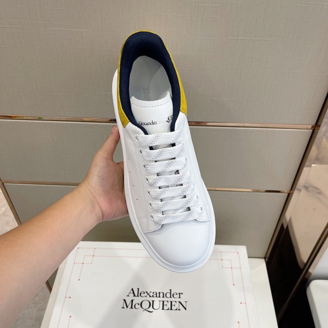 매퀸 Mcqueen 남여공용 오버솔 스니커즈  M418