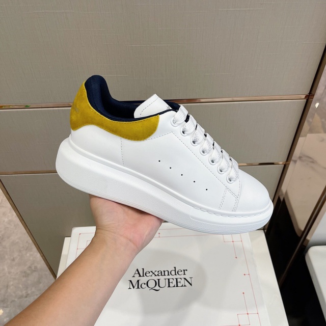 매퀸 Mcqueen 남여공용 오버솔 스니커즈  M418