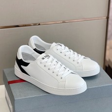 프라다 PRADA 남성 스니커즈 PR0367