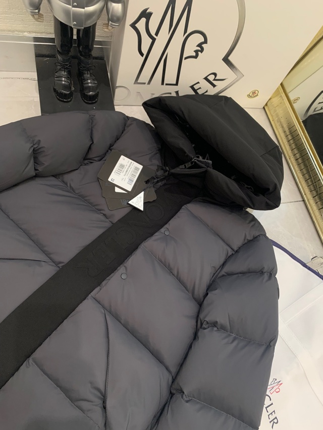 몽클레어 Moncler 남성  패딩 점퍼 M02476