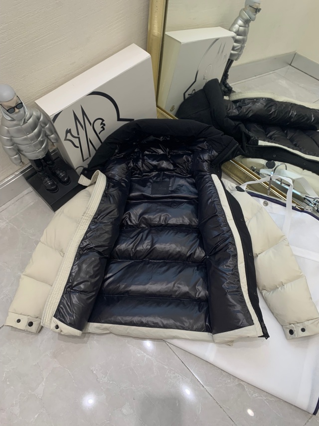 몽클레어 Moncler 남성  패딩 점퍼 M02476