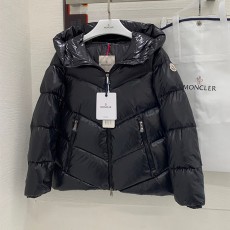 몽클레어 Moncler 여성 패딩 점퍼 M02474