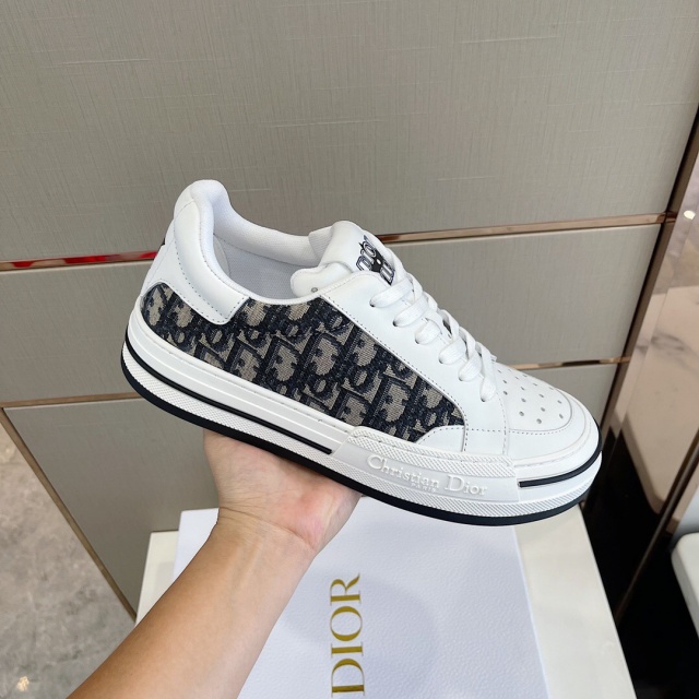 디올 DIOR 남여공용 D 프리웨이 스니커즈 D1565