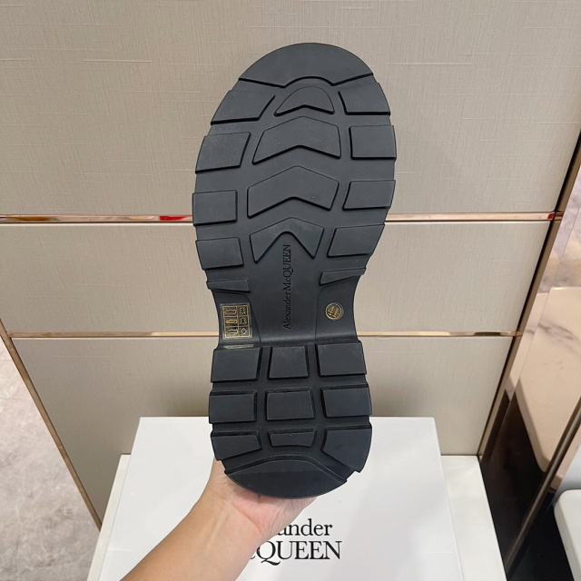 매퀸 Mcqueen 남성 앵클 부츠 M422