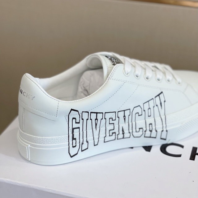 지방시 GIVENCHY 남성 스니커즈 GV0743