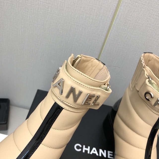 샤넬 CHANEL 여성 앵클 부츠 C01052