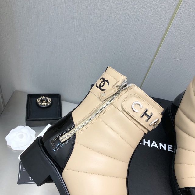 샤넬 CHANEL 여성 앵클 부츠 C01052